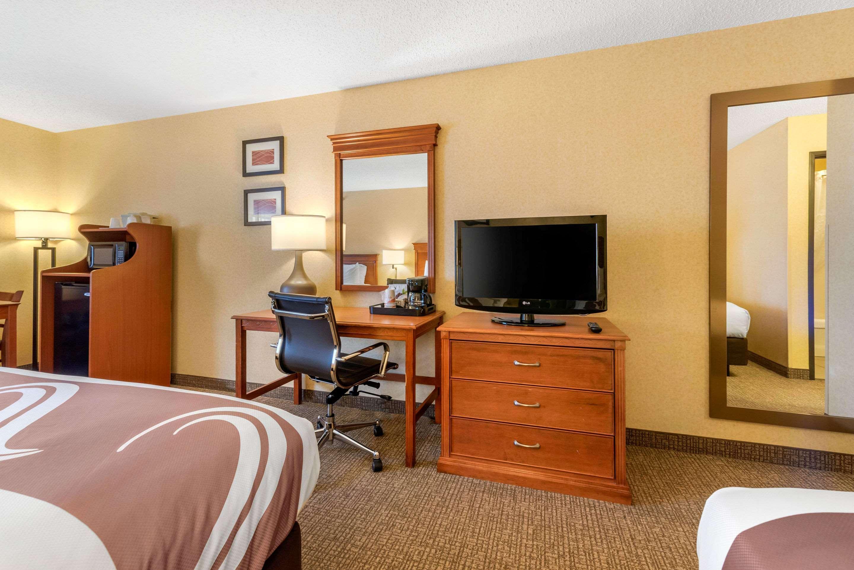 Quality Inn I-25 Pueblo Bagian luar foto