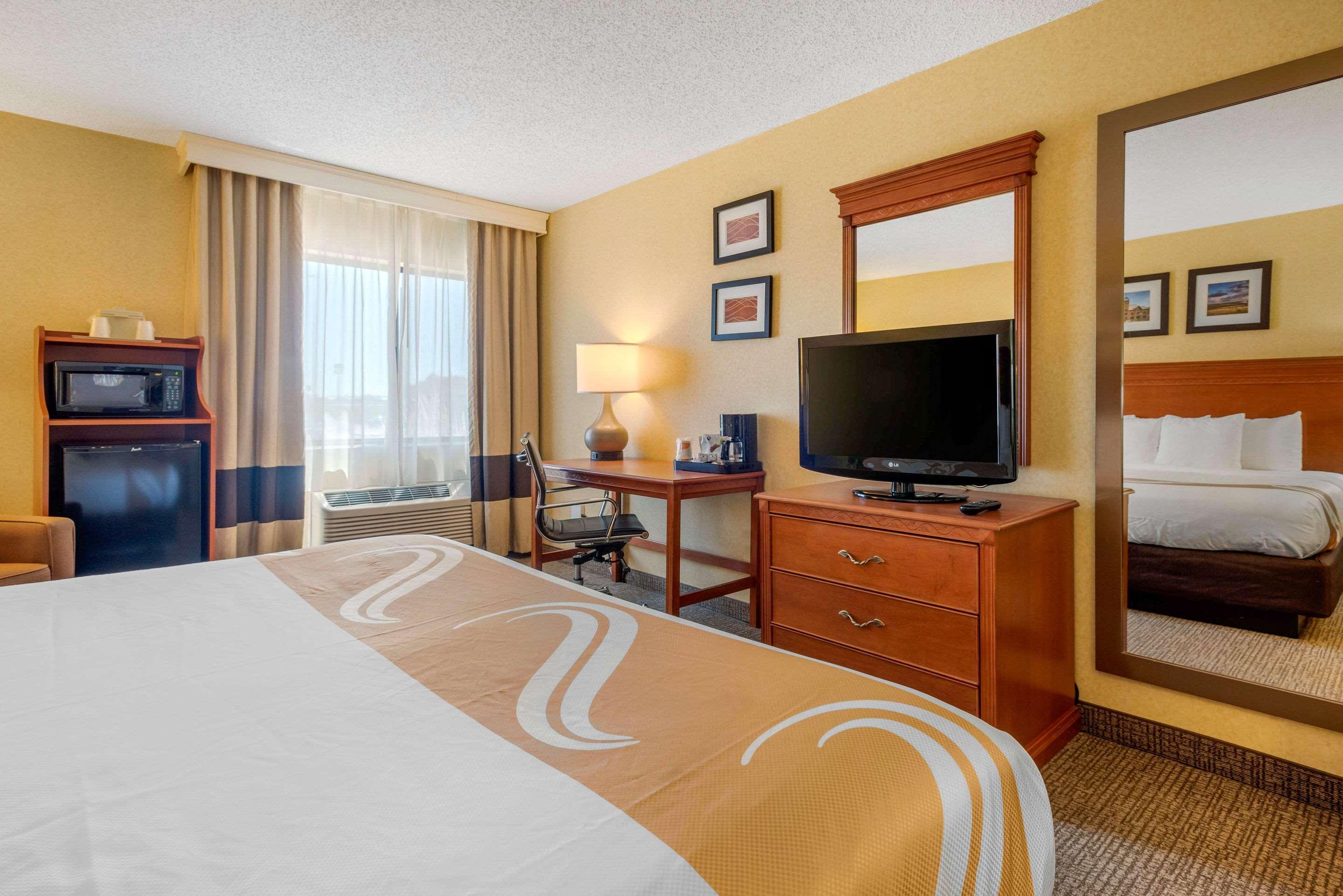 Quality Inn I-25 Pueblo Bagian luar foto