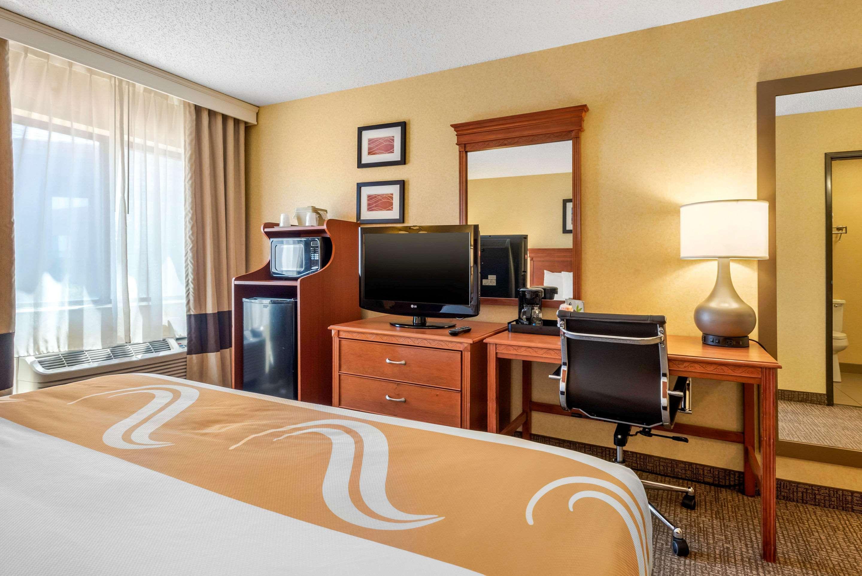 Quality Inn I-25 Pueblo Bagian luar foto