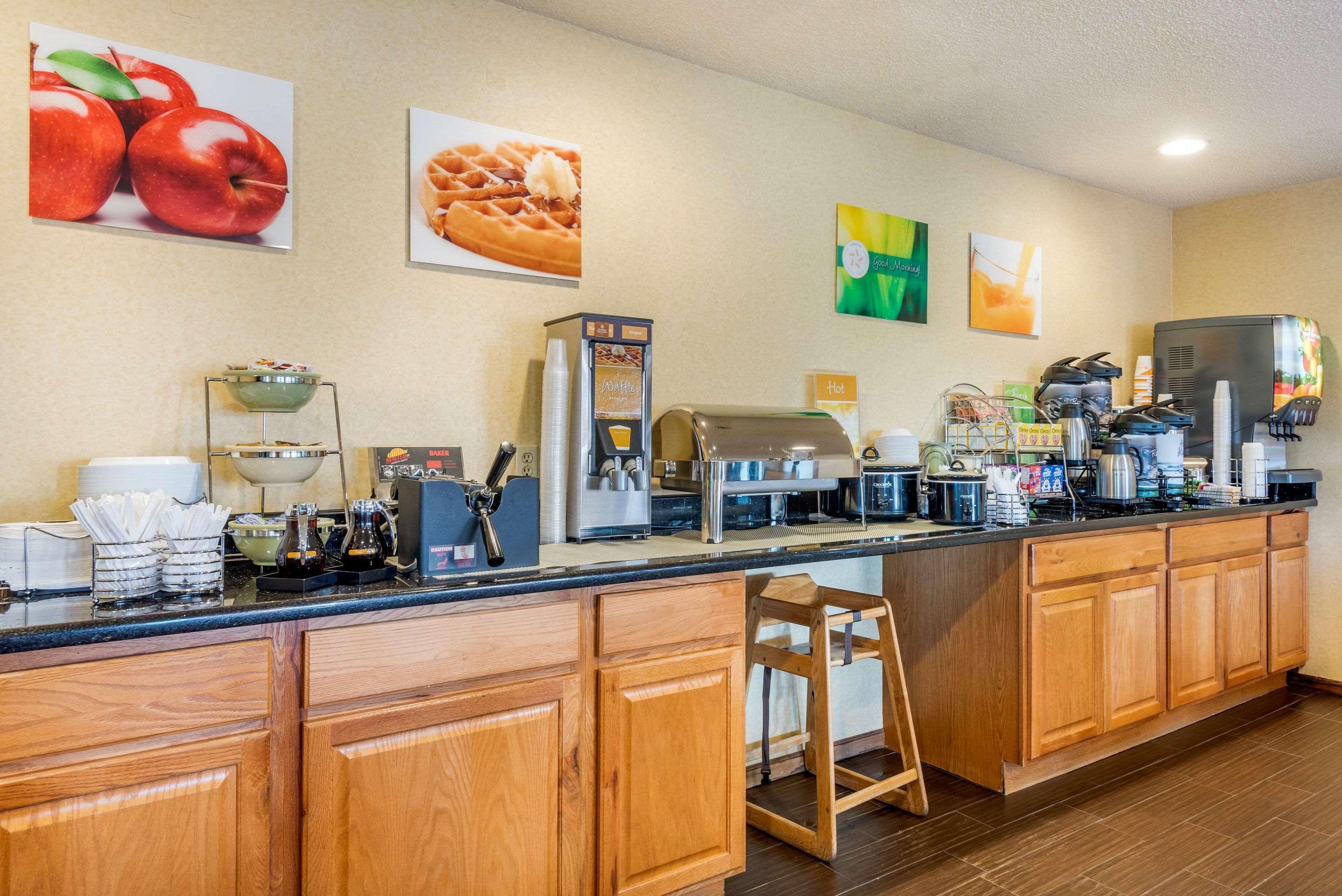 Quality Inn I-25 Pueblo Bagian luar foto